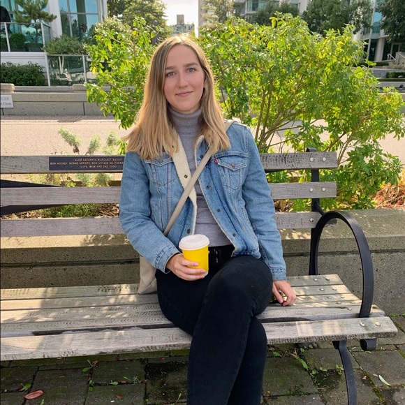 Meet your Posher, Stephanie - Picture 1 of 1